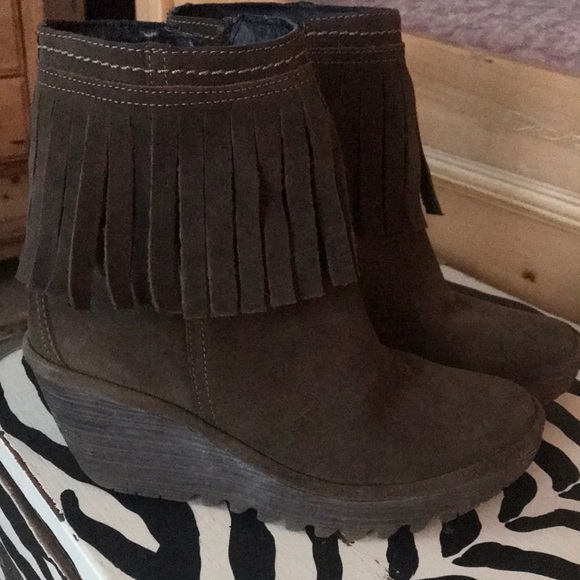 Fly London - Picture 1 of 6